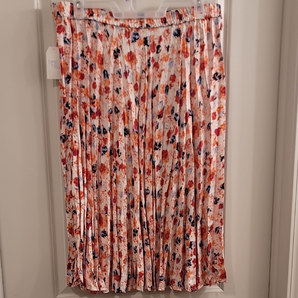 Floral Pleated Skirt